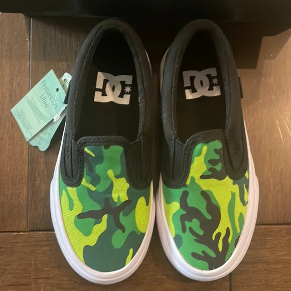 NWT DC Toddler shoes size 11 with green camo print slip on Sneaker - Picture 2 of 7